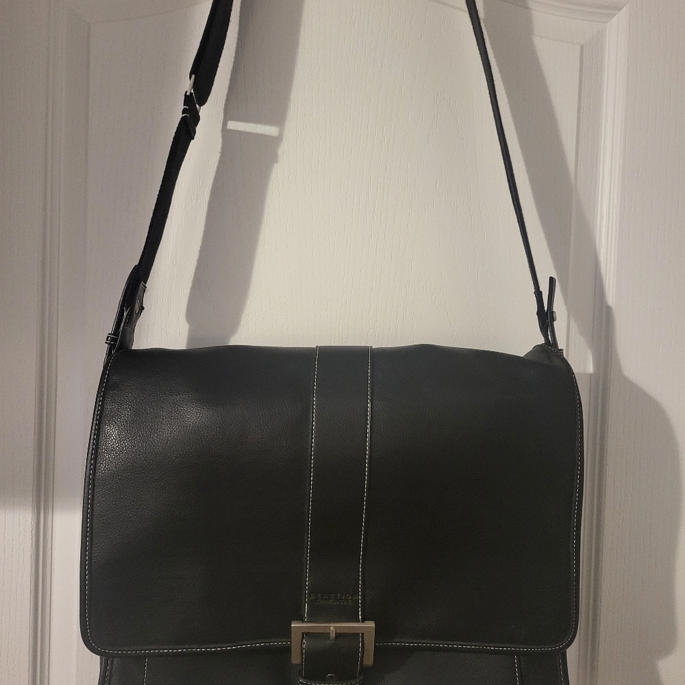 KENNETH COLE leather laptop shoulder bag